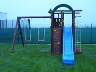 Villa s vestavěným Playhouse modulem a houpačkou