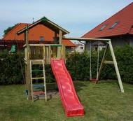 Hřiště Chalet se skluzavkou a houpačkou Swing Module